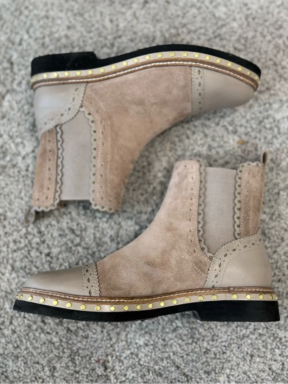 Free People Atlas Chelsea Boots Suede Studded Flats Boho Taupe Women’s 39.5 US 9